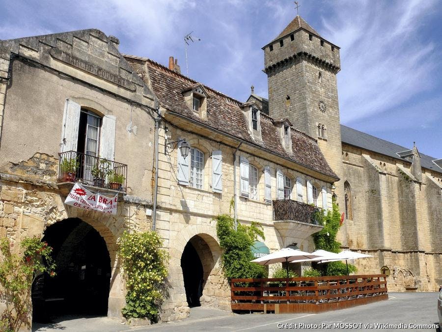 beaumont-du-perigord-place-jean-moulin.jpg