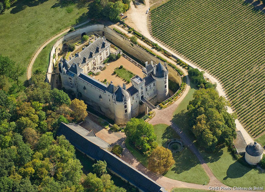 Vue aérienne du château de Brézé