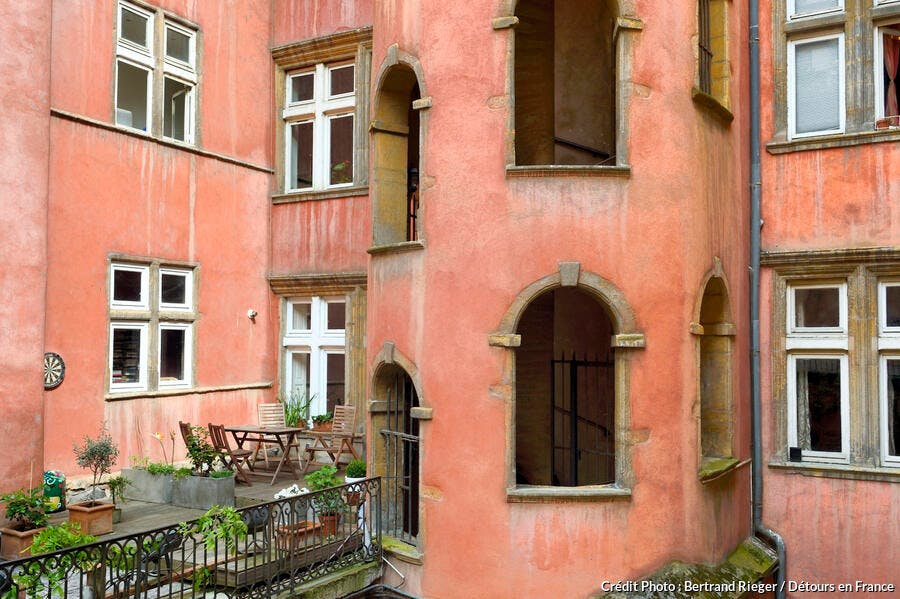 La tour Rose au 16 rue du Boeuf à Lyon