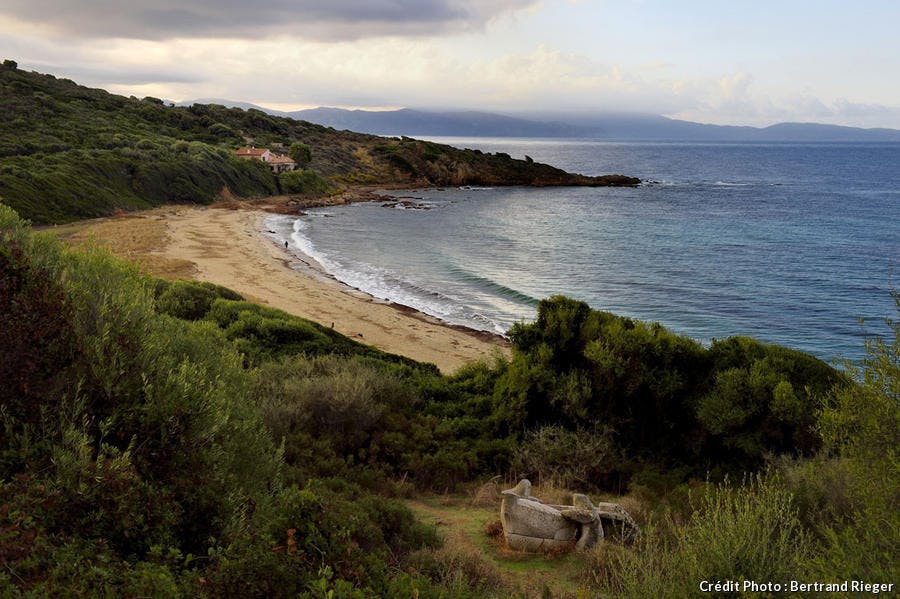 La plage de Capizzolu à Cargèse, en Corse-du-Sud