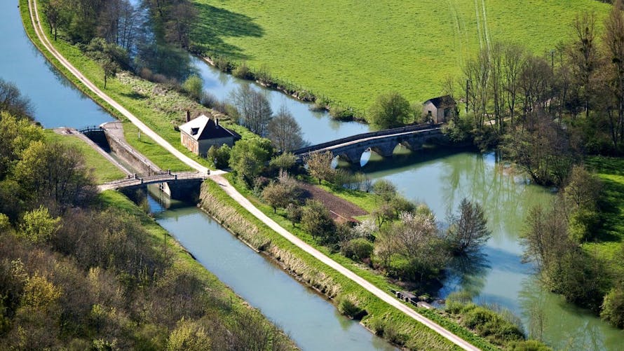 Canal de Bourgogne : balade sur la voie royale