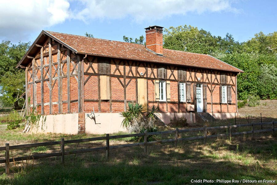 Une maison typiquement landaise à Pontenx-les-Forges sur la Côté landaise
