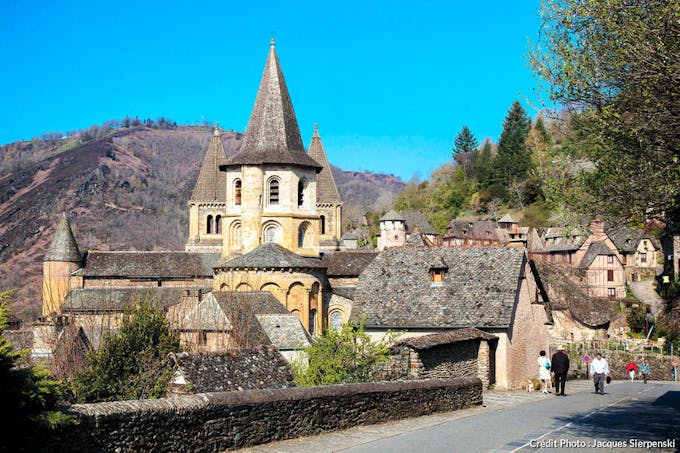 Conques, labellisé Les Plus Beaux Villages de France, étape sur le chemin de Compostelle, abbatiale Sainte-Foy, classé patrimoine mondial de l'UNESCO 