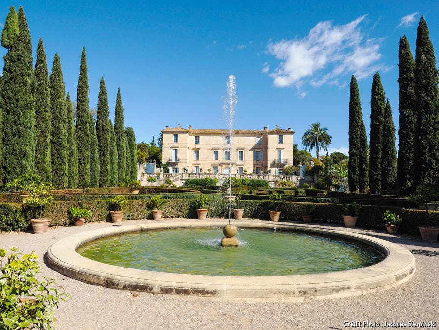 Château de Flaugergues, Folie montpelliéraine, façade ouest et bassin