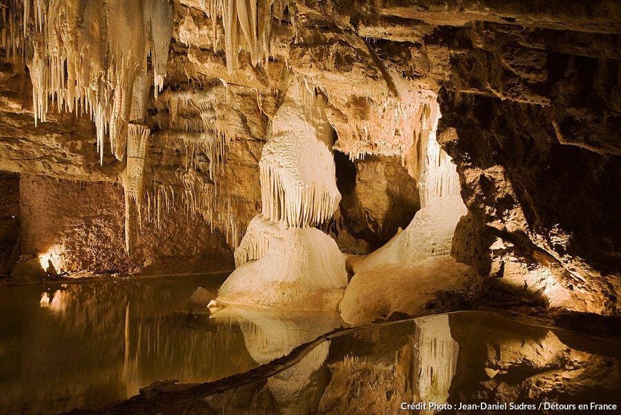 Les 15 Grottes Et Gouffres Visiter Absolument I D tours En France les-15-grottes-et-gouffres-visiter-absolument-i-d-tours-en-france