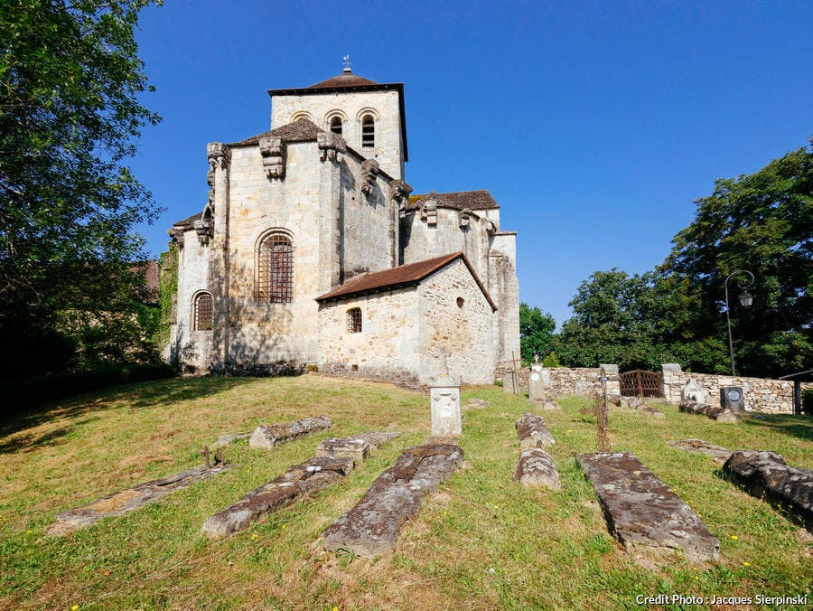 L'église romane fortifiée de Chalard