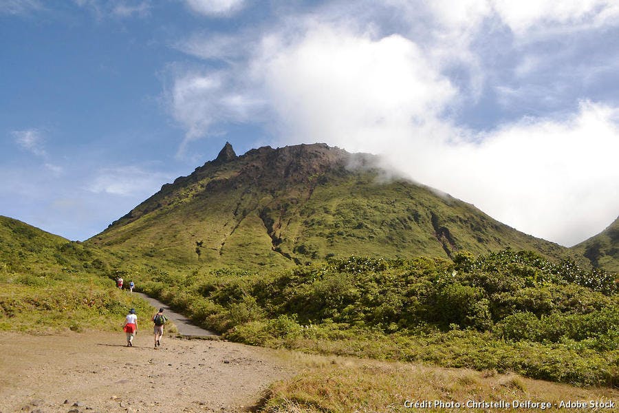 Le volcan de la Soufrière à Basse-Terre, en Guadeloupe