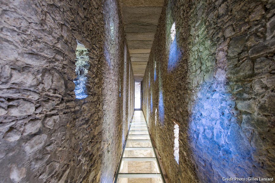 Intérieur restauré de l'aqueduc