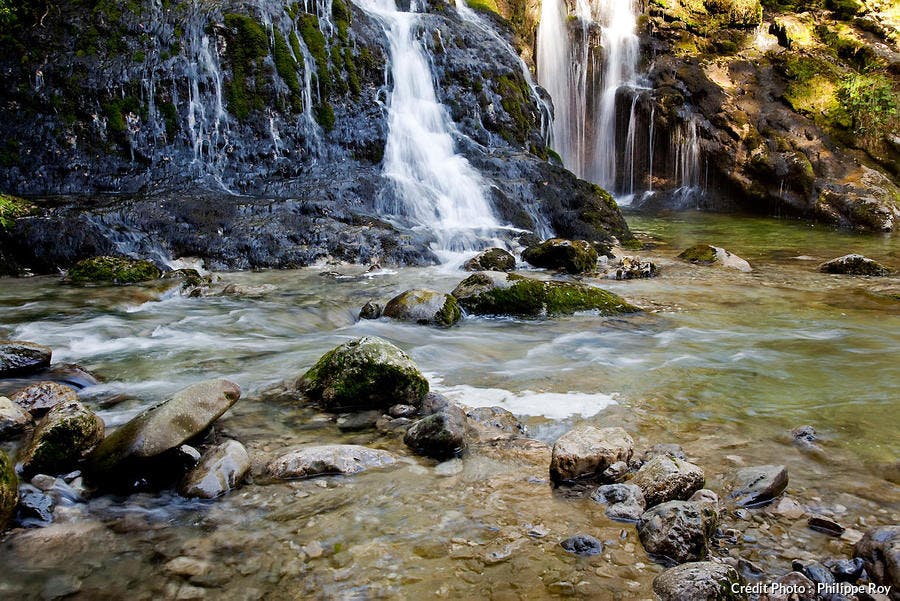La cascade du Pissieu, dans le parc naturel du massif des Bauges (Savoie)