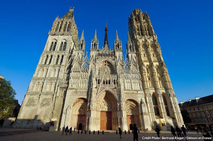  Facade sud de la cathédrale Notre-Dame de Rouen (Normandie)