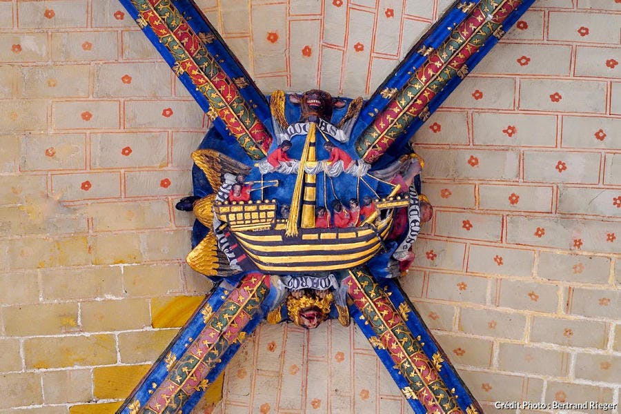 Clé de voute du transept de la cathédrale Sainte-Marie à Bayonne (Aquitaine)