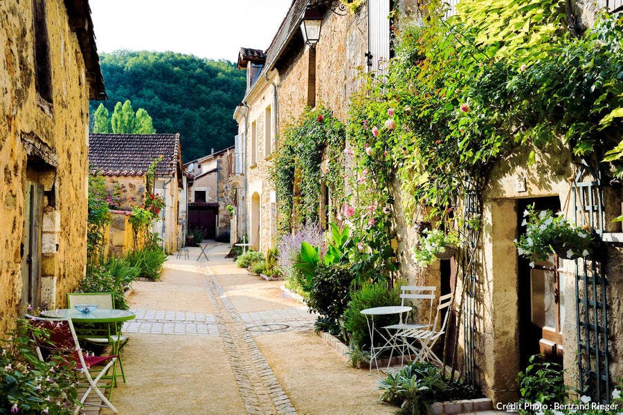Le village de Saint-Jean-de-Côle, dans le Périgord (Dordogne)
