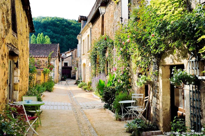 Le village de Saint-Jean-de-Côle, dans le Périgord (Dordogne)