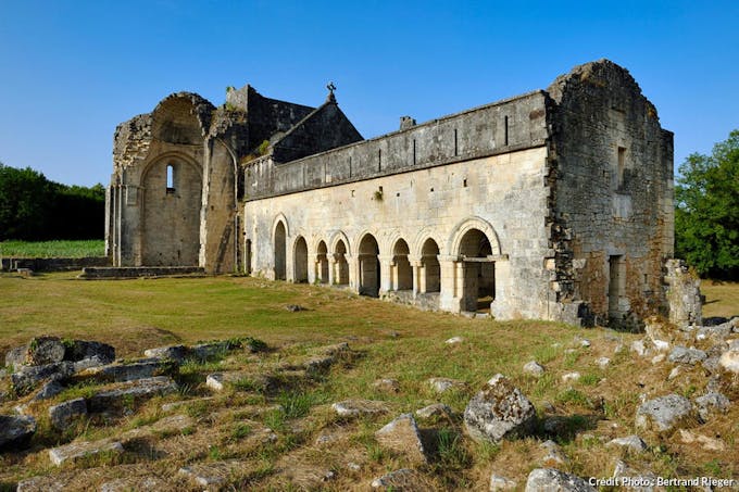 L'abbaye cistercienne de Boschaud, dans le Périgord (Dordogne)