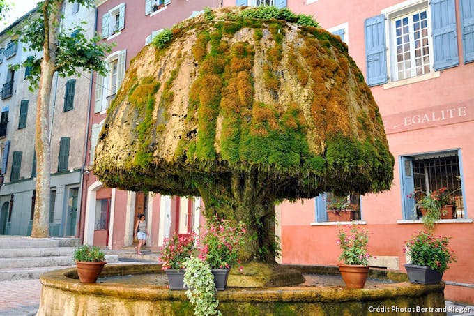 La fontaine champignon à Barjols