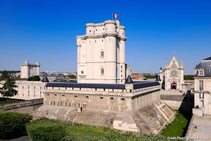 Château de Vincennes, la tour du Village, le donjon et la Sainte Chapelle