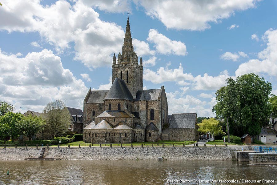 La basilique d'Avesnières à Laval