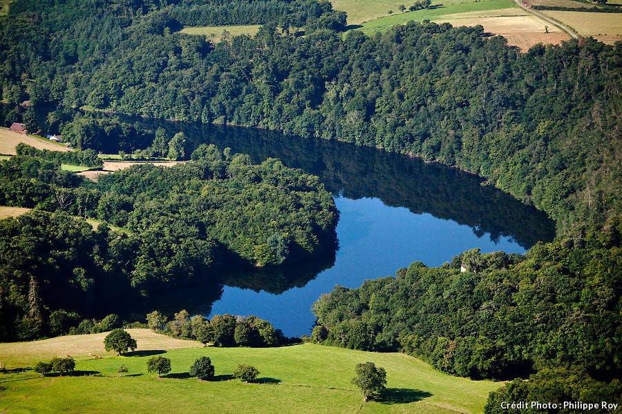 Le lac d'Eguzon, dans la Creuse (Limousin)