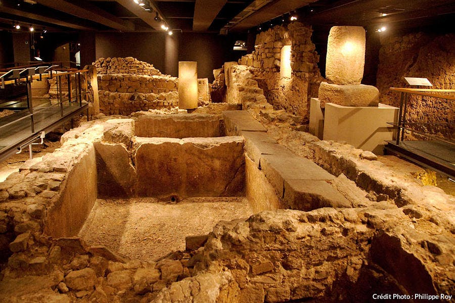 Vestiges antiques au sous-sol du musée d'Histoire de Barcelone