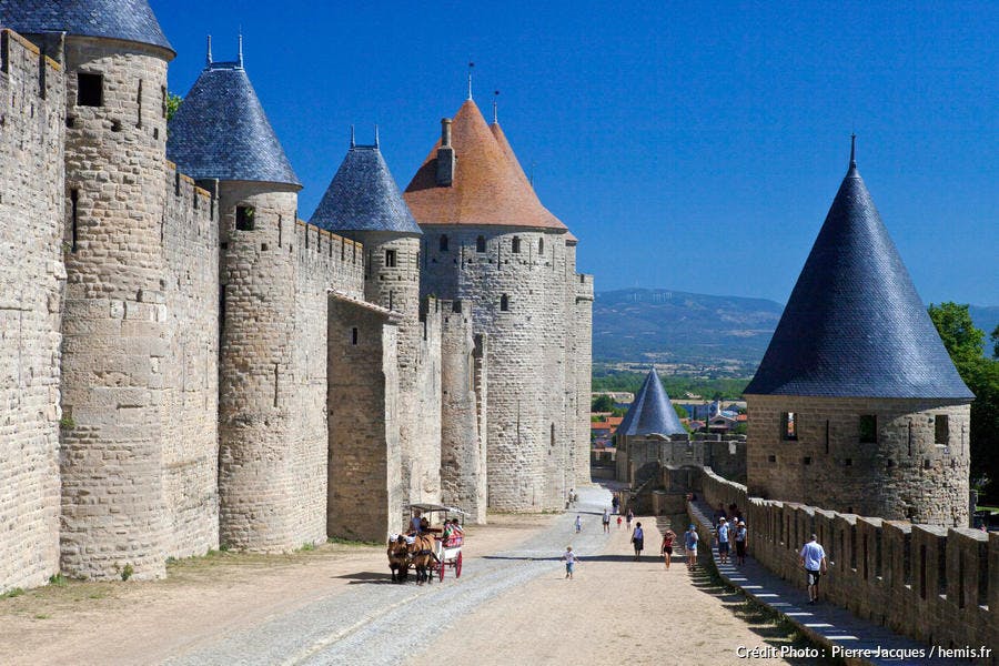 Carcassonne, les lices hautes entre les remparts
