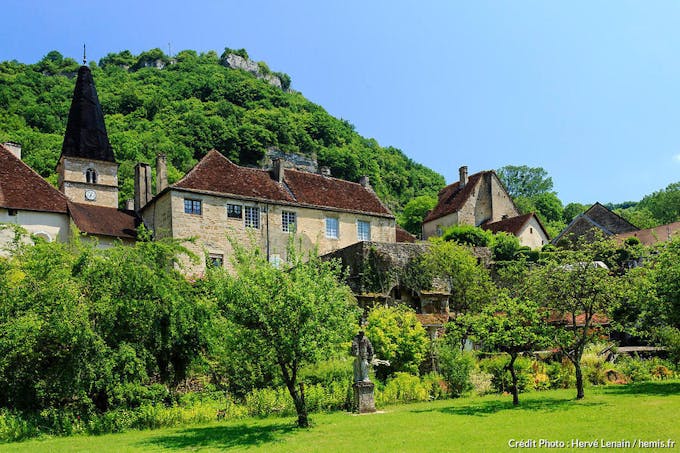 Abbaye et maisons de village de Baume-les-Messieurs (Jura)