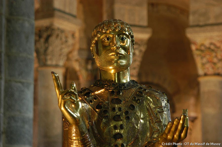 Statue