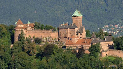 Le monde secret des châteaux forts