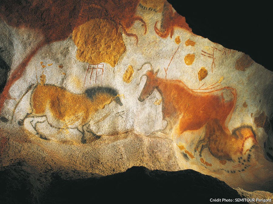 Peinture de chevaux chinois dans la grotte de Lascaux
