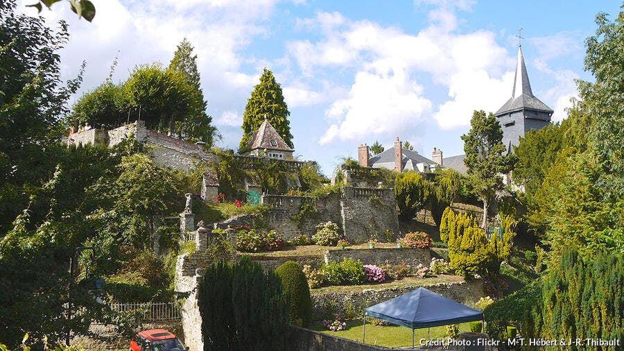 det_hs_village_12_gerberoy_fli_jardin_m-t_hebert_j-r_thibault.jpg