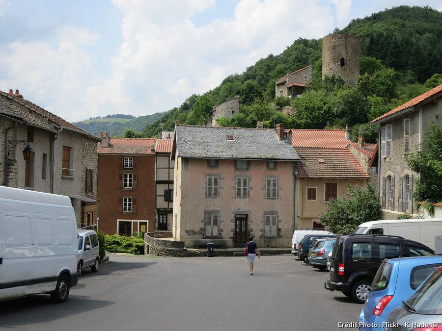 det_hs_village_13_blesle_fli_konrad_hadener2.jpg
