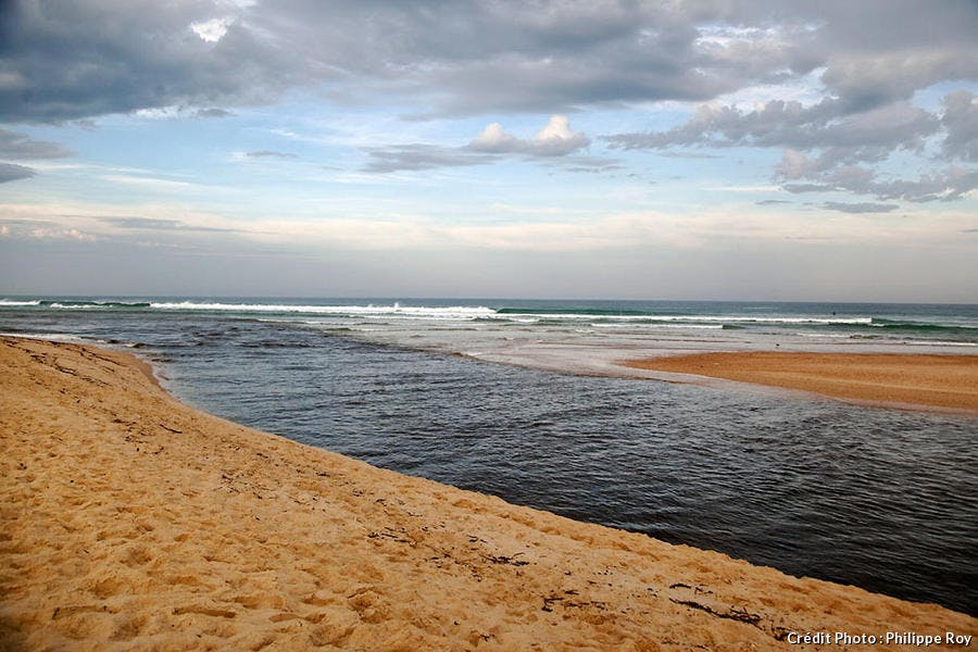 La plage de Moliets et l'embouchure du courant d'Huchet (Aquitaine)