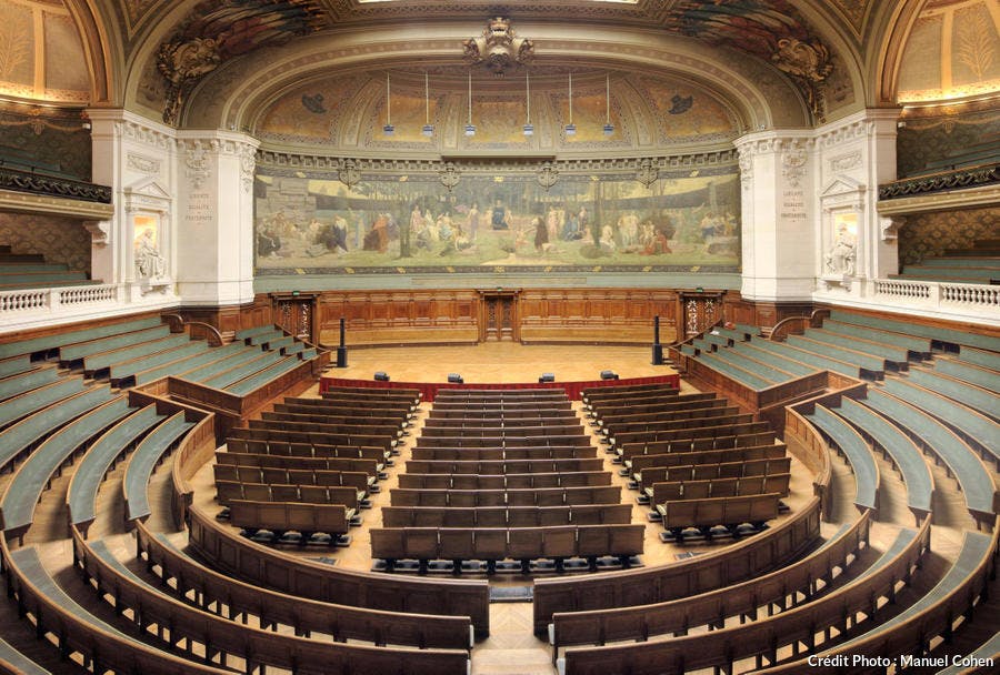 Grand amphithéâtre de l'université de la Sorbonne, à Paris