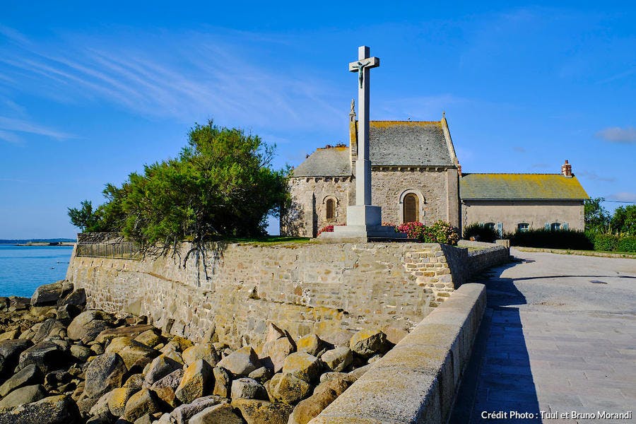La chapelle des marins à Saint-Vaast-la-Hougue 