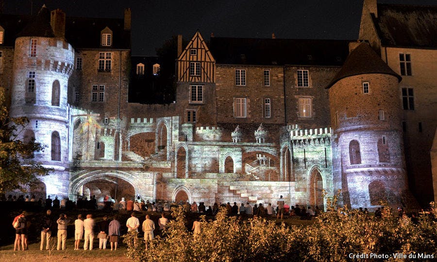 det_nuit-des-chimeres-le-mans_mairie.jpg
