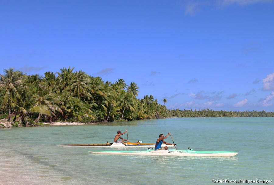 Embarcation sur la plage de Maupiti