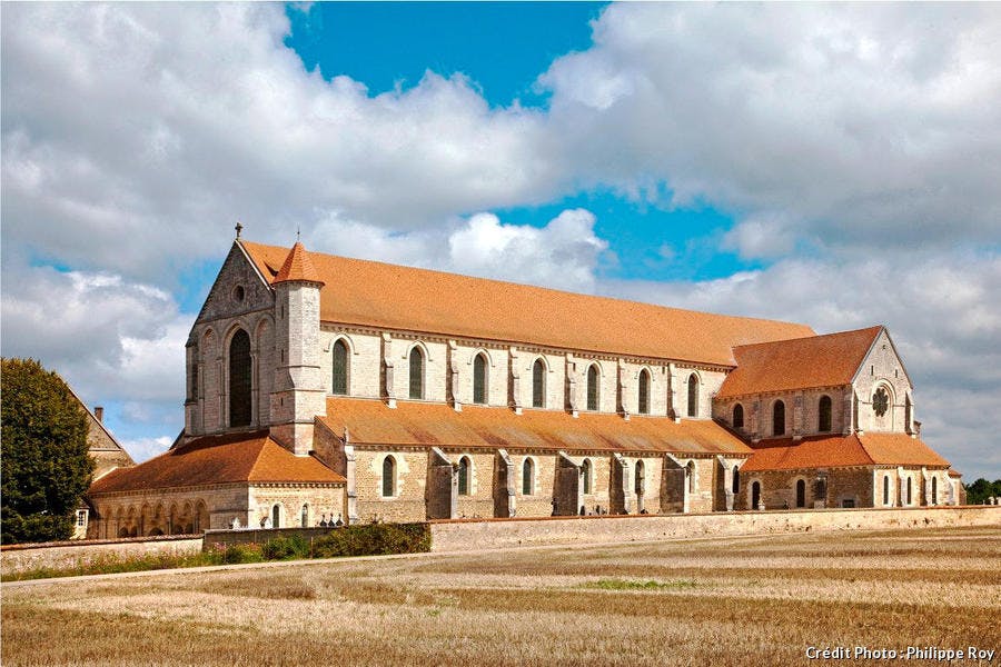 L'abbaye cistercienne de Pontigny, en Bourgogne