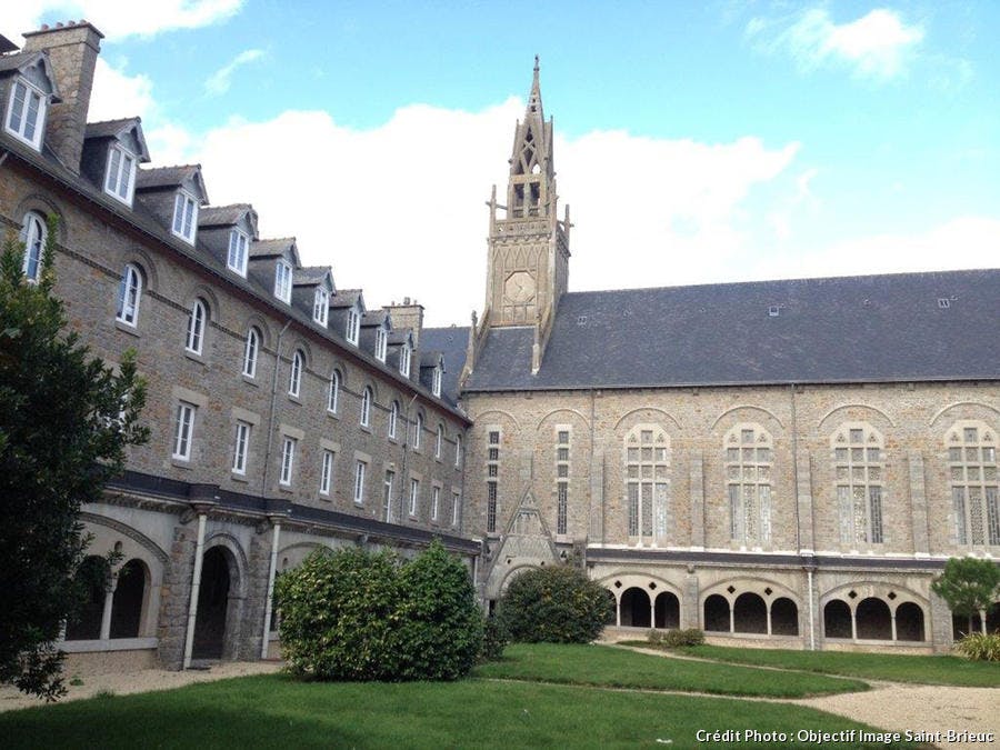cloître saint yves