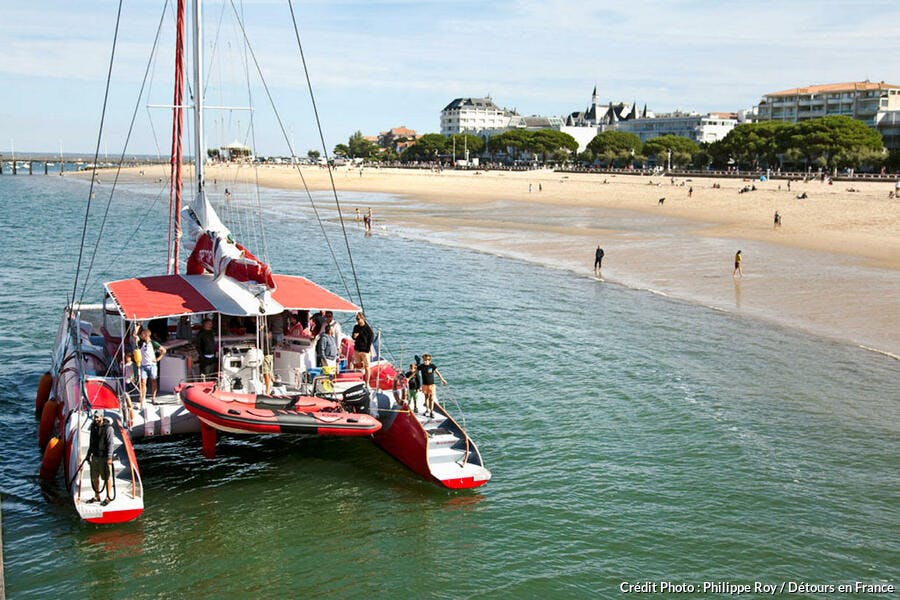 Le voilier Tip Top Too dans le Bassin d'Arcachon en Gironde