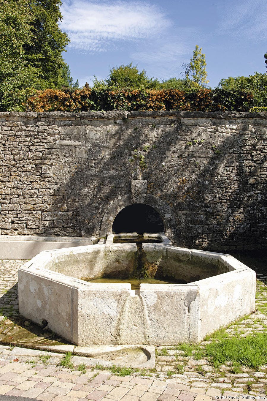 La fontaine de Saint-Léger à Montbouton
