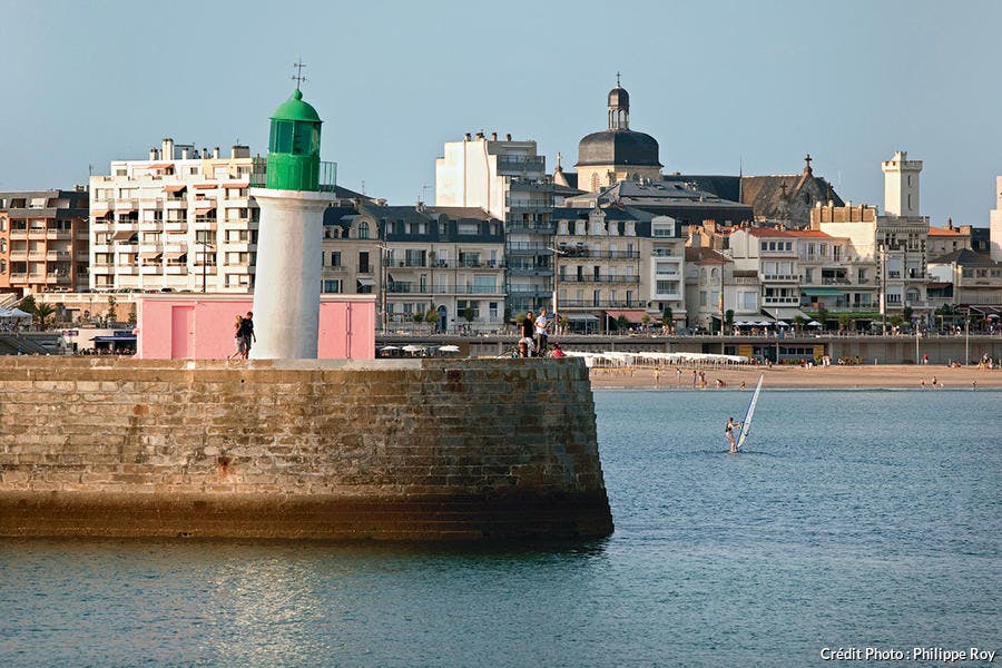 La digue-promenade du Remblai aux Sables-d'Olonne