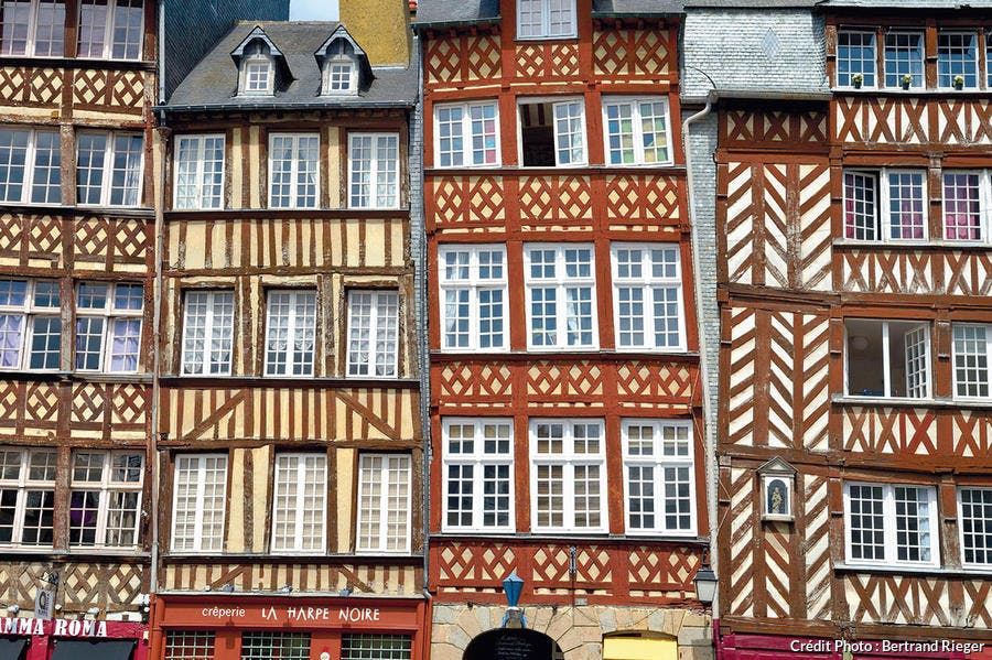 Hautes maisons à pans de bois