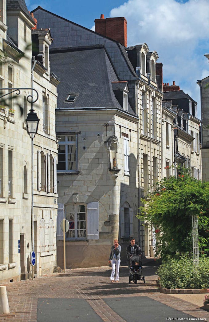 Rue du centre-ville de Saumur, architecture en tuffeau
