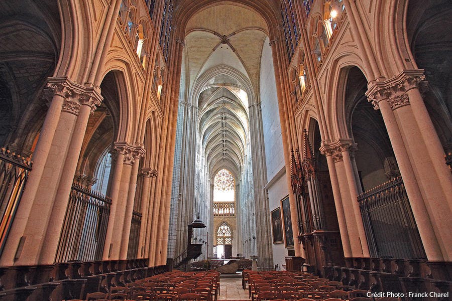 La nef de la cathédrale Saint-Gatien