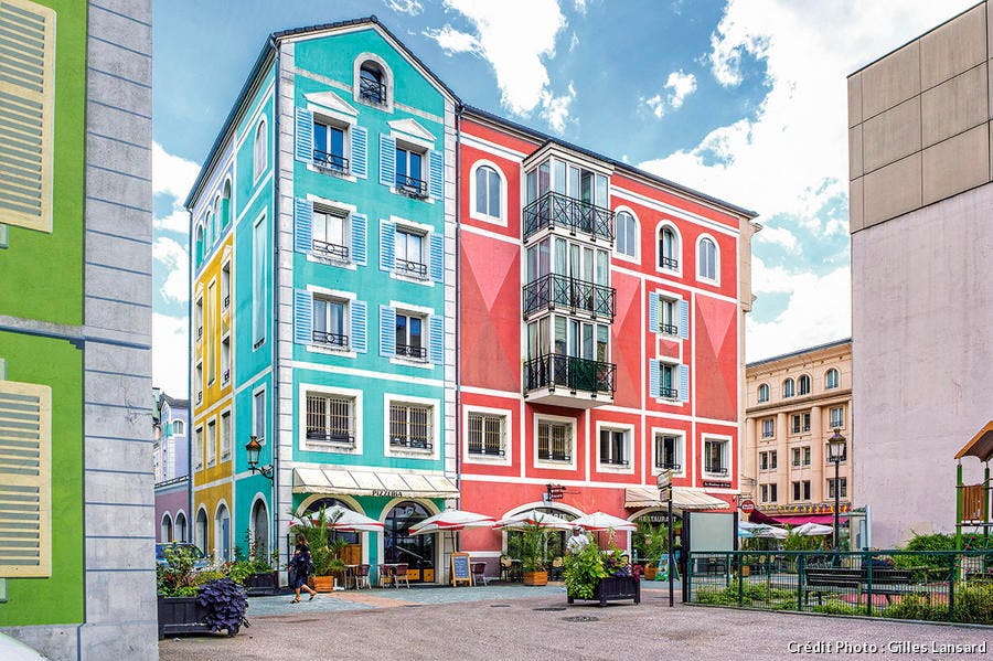 Façades colorées dans le quartier de l'Europe