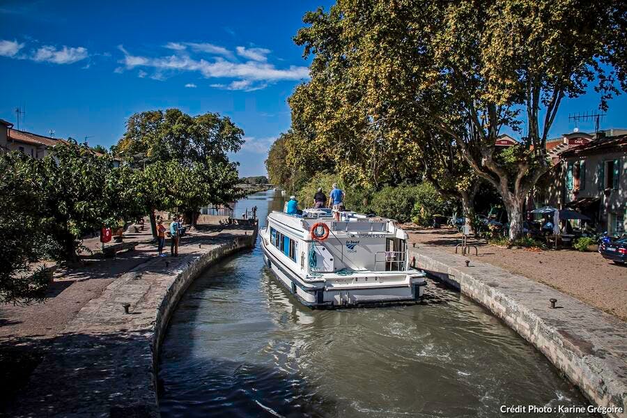 en_bateau_sortie_ecluse_villeneuve_-_fo_karine_gregoire.jpg