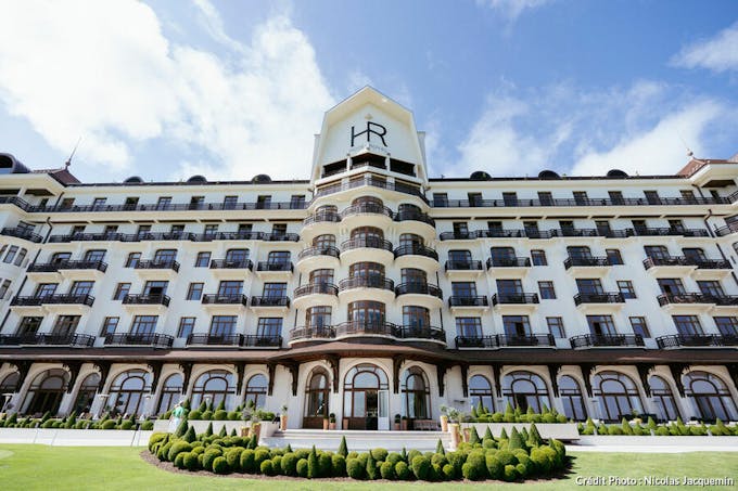 Façade de l'hôtel Royal, à Evian-les-Bains