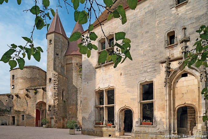 Château de Châteauneuf-en-Auxois