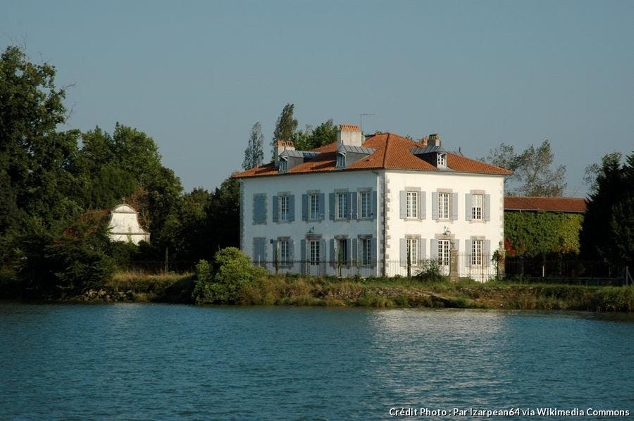 maison-naguile-a-lahonce-bord-de-l-adour.jpg