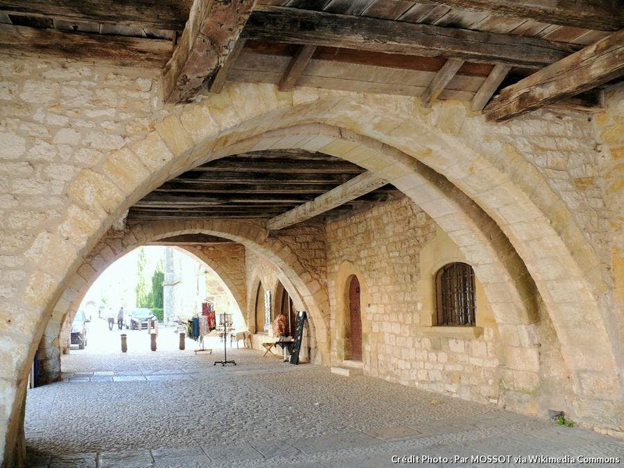 monpazier-place-des-cornieres.jpg