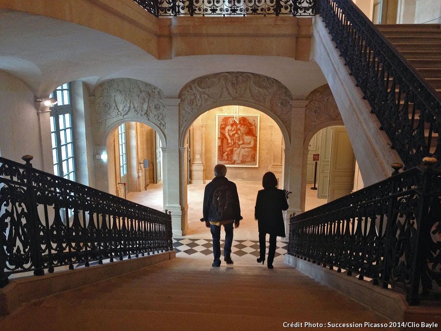 Le grand escalier de l'hôtel Salé